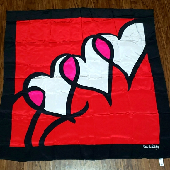 80s/90s Gorgeous Silk Signed Dvf Heart Pattern 34" Scarf - Picture 1 of 4